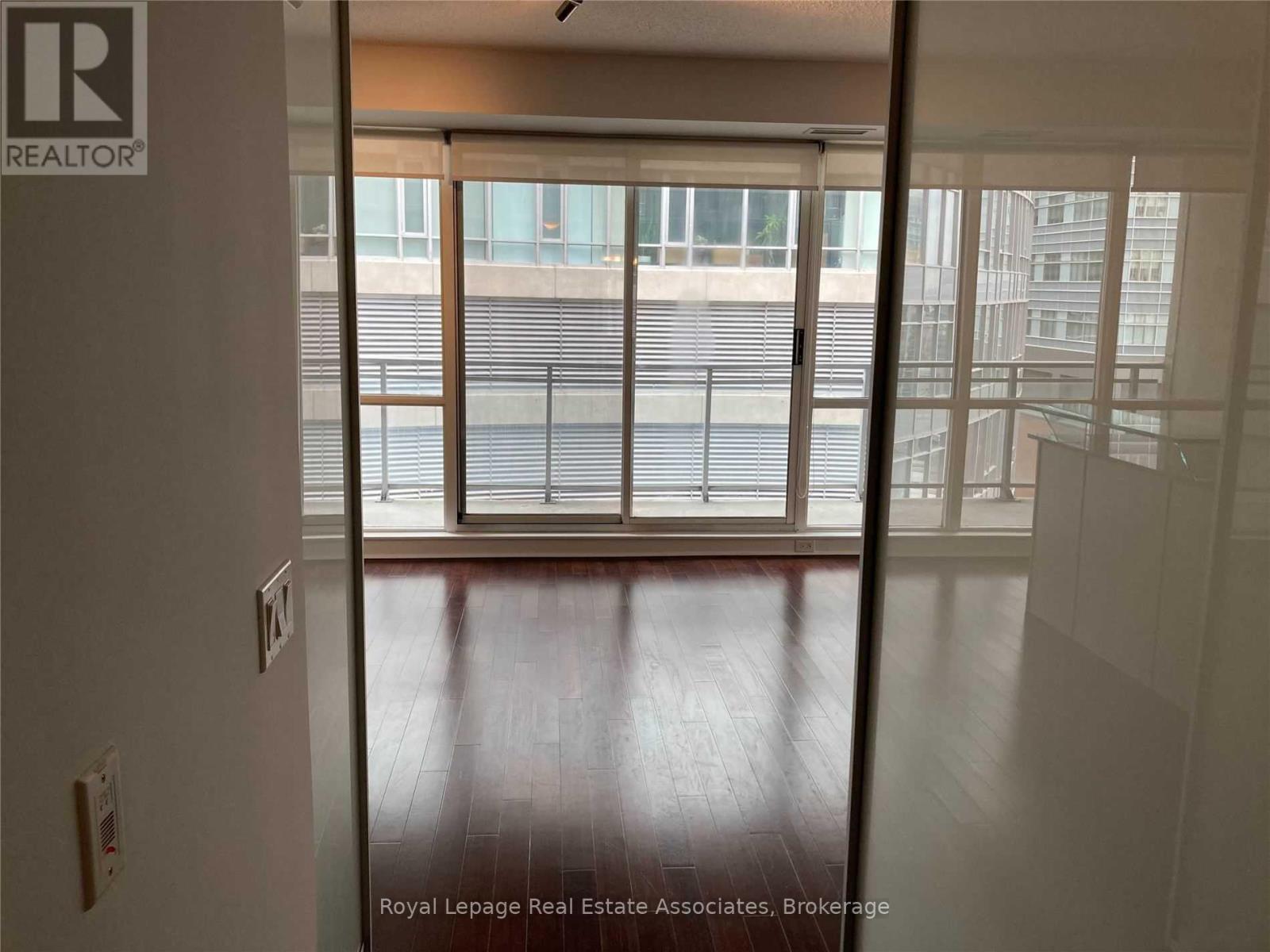 1904 - 220 Victoria Street, Toronto (Church-Yonge Corridor), Ontario  M5B 2R6 - Photo 4 - C12926524