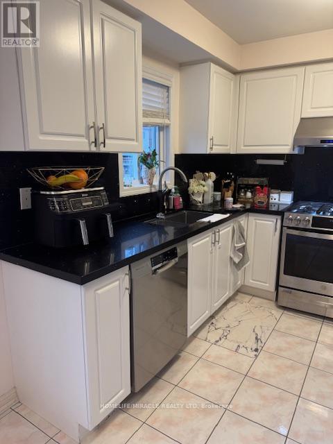 11 Robideau Place, Whitby (Pringle Creek), Ontario  L1R 3G8 - Photo 10 - E12926476