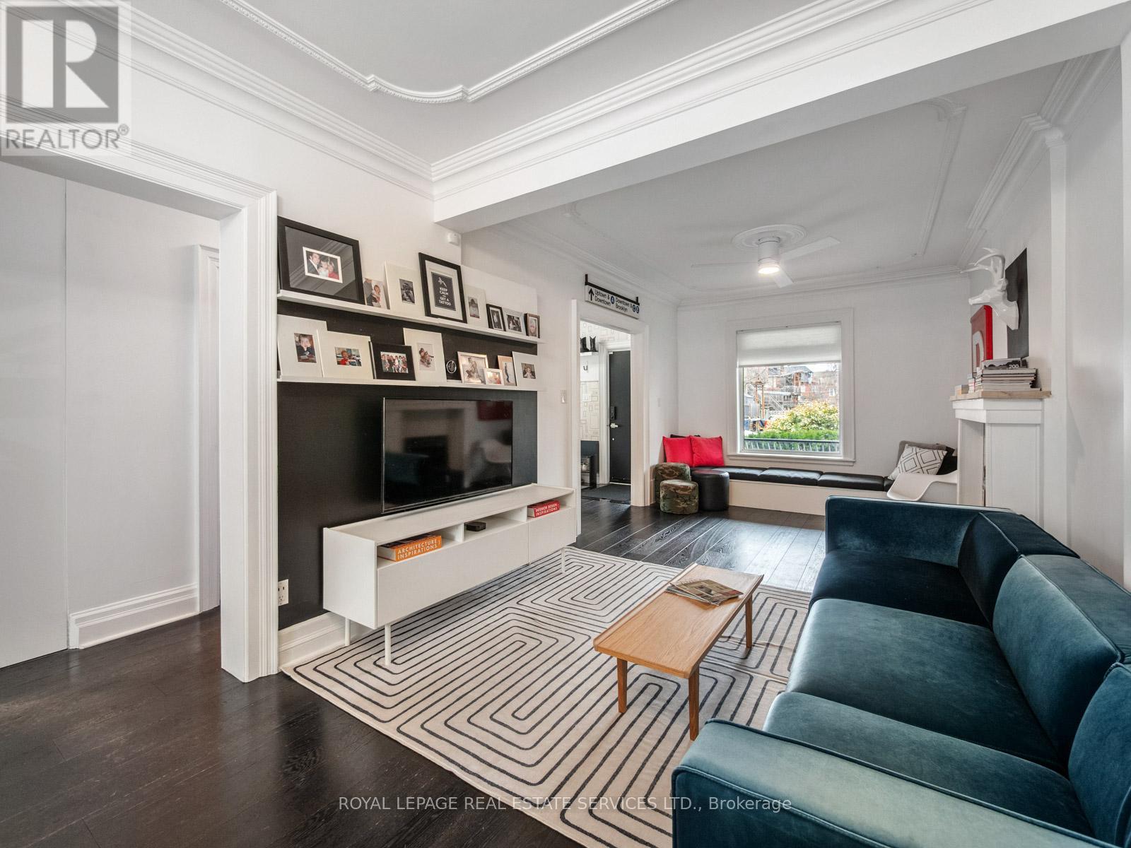 162 Medland Street, Toronto, Ontario  M6P 2N5 - Photo 11 - W12926478