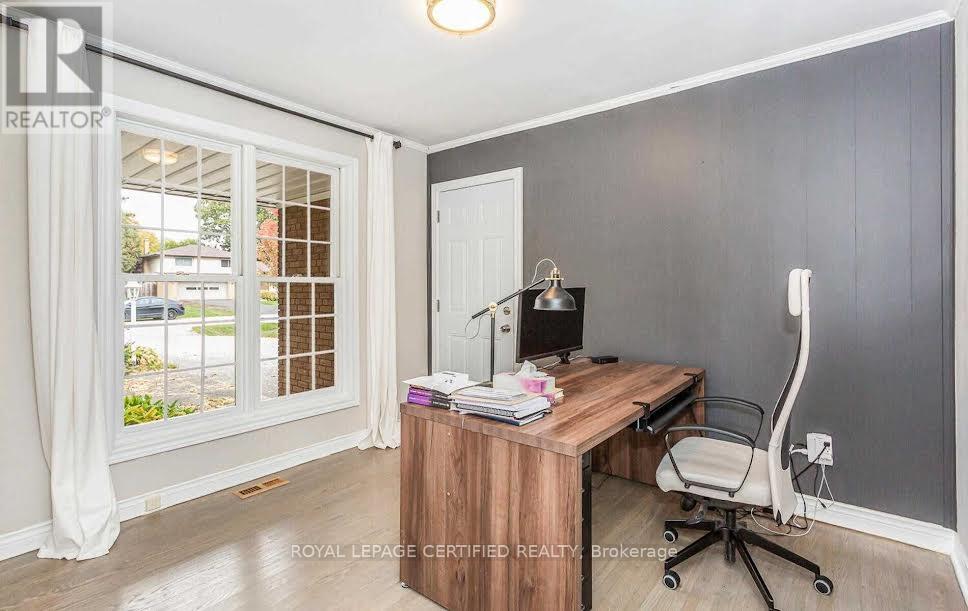 1466 Seagram Avenue, Oakville, Ontario  L6L 1X1 - Photo 14 - W12926514