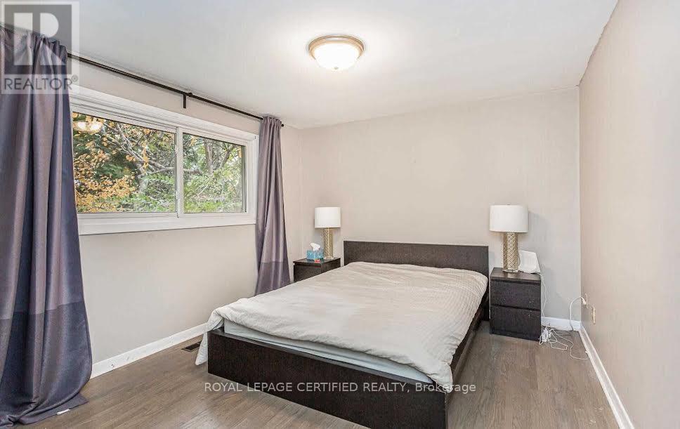 1466 Seagram Avenue, Oakville, Ontario  L6L 1X1 - Photo 15 - W12926514