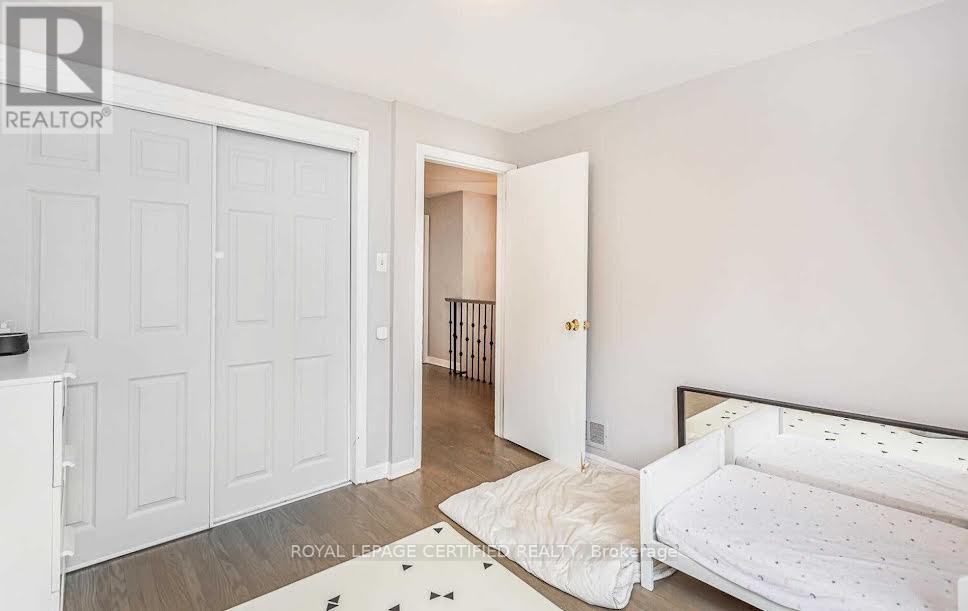 1466 Seagram Avenue, Oakville, Ontario  L6L 1X1 - Photo 19 - W12926514