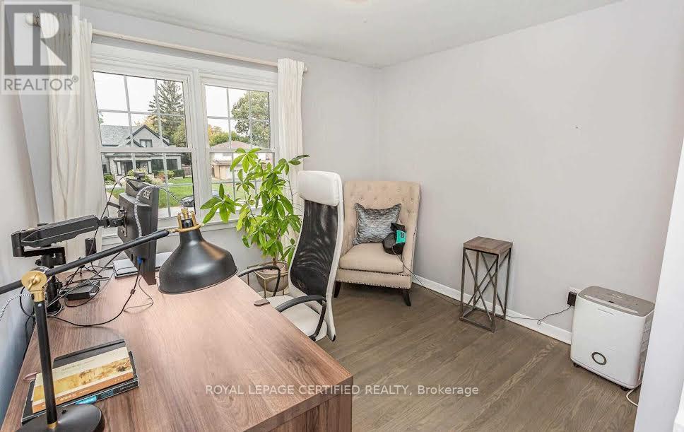 1466 Seagram Avenue, Oakville, Ontario  L6L 1X1 - Photo 20 - W12926514