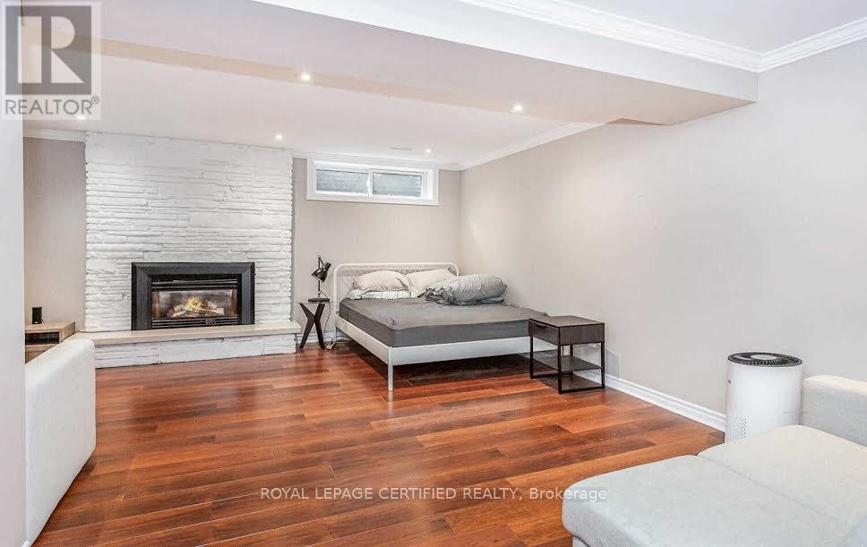 1466 Seagram Avenue, Oakville, Ontario  L6L 1X1 - Photo 21 - W12926514