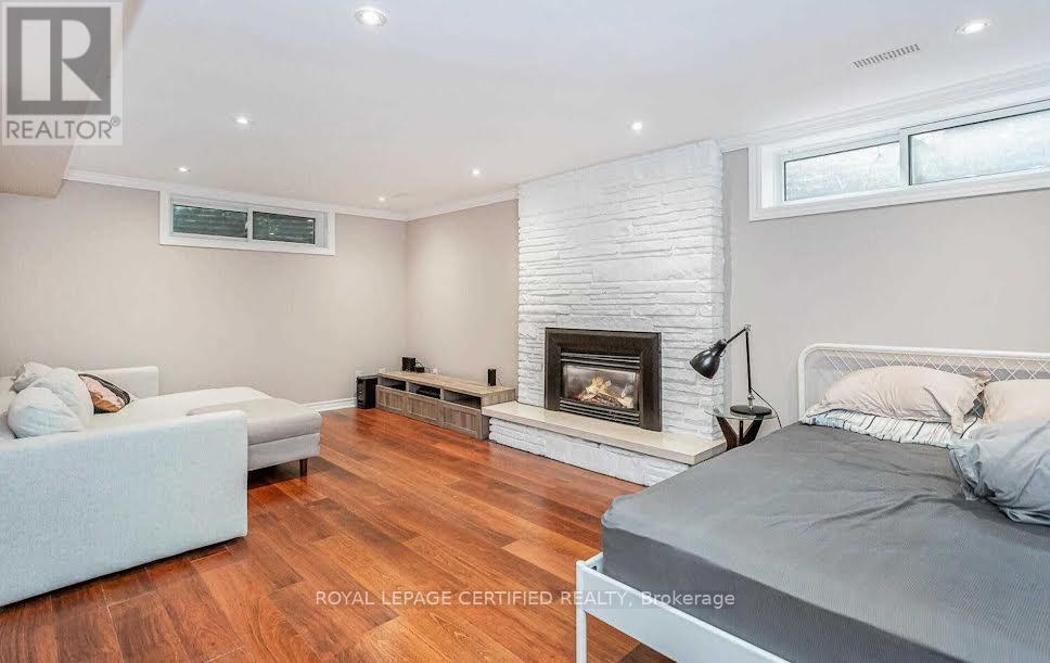 1466 Seagram Avenue, Oakville, Ontario  L6L 1X1 - Photo 22 - W12926514