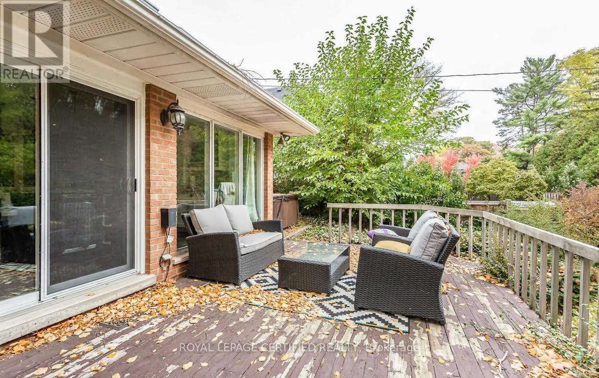 1466 Seagram Avenue, Oakville, Ontario  L6L 1X1 - Photo 26 - W12926514