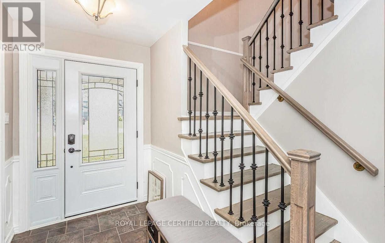 1466 Seagram Avenue, Oakville, Ontario  L6L 1X1 - Photo 4 - W12926514