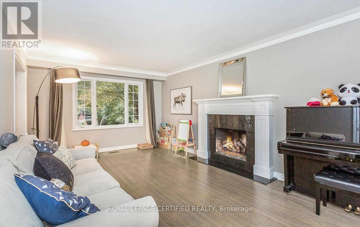 1466 Seagram Avenue, Oakville, Ontario  L6L 1X1 - Photo 5 - W12926514