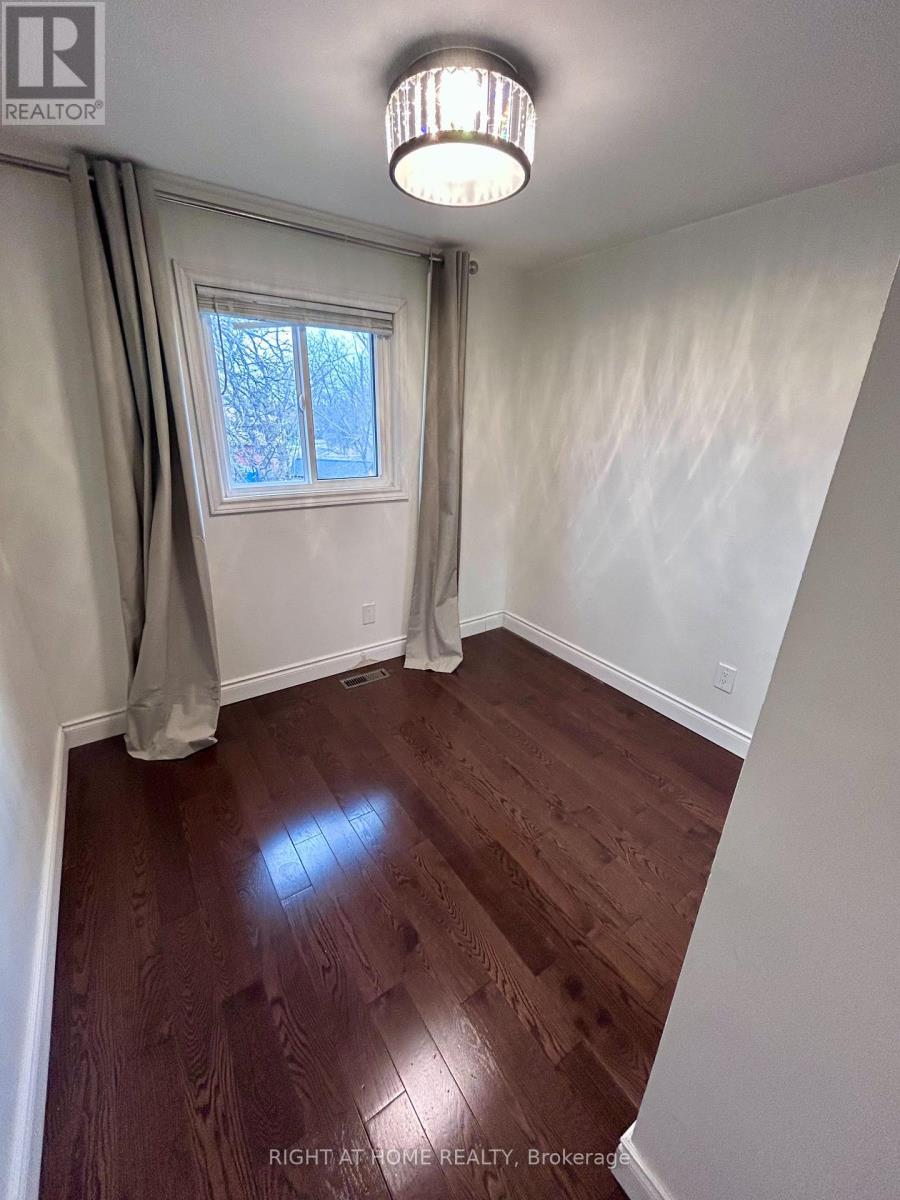 3212 Palmer Drive, Burlington, Ontario  L7M 1L8 - Photo 10 - W12926526