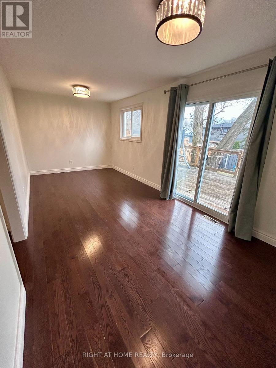 3212 Palmer Drive, Burlington, Ontario  L7M 1L8 - Photo 4 - W12926526