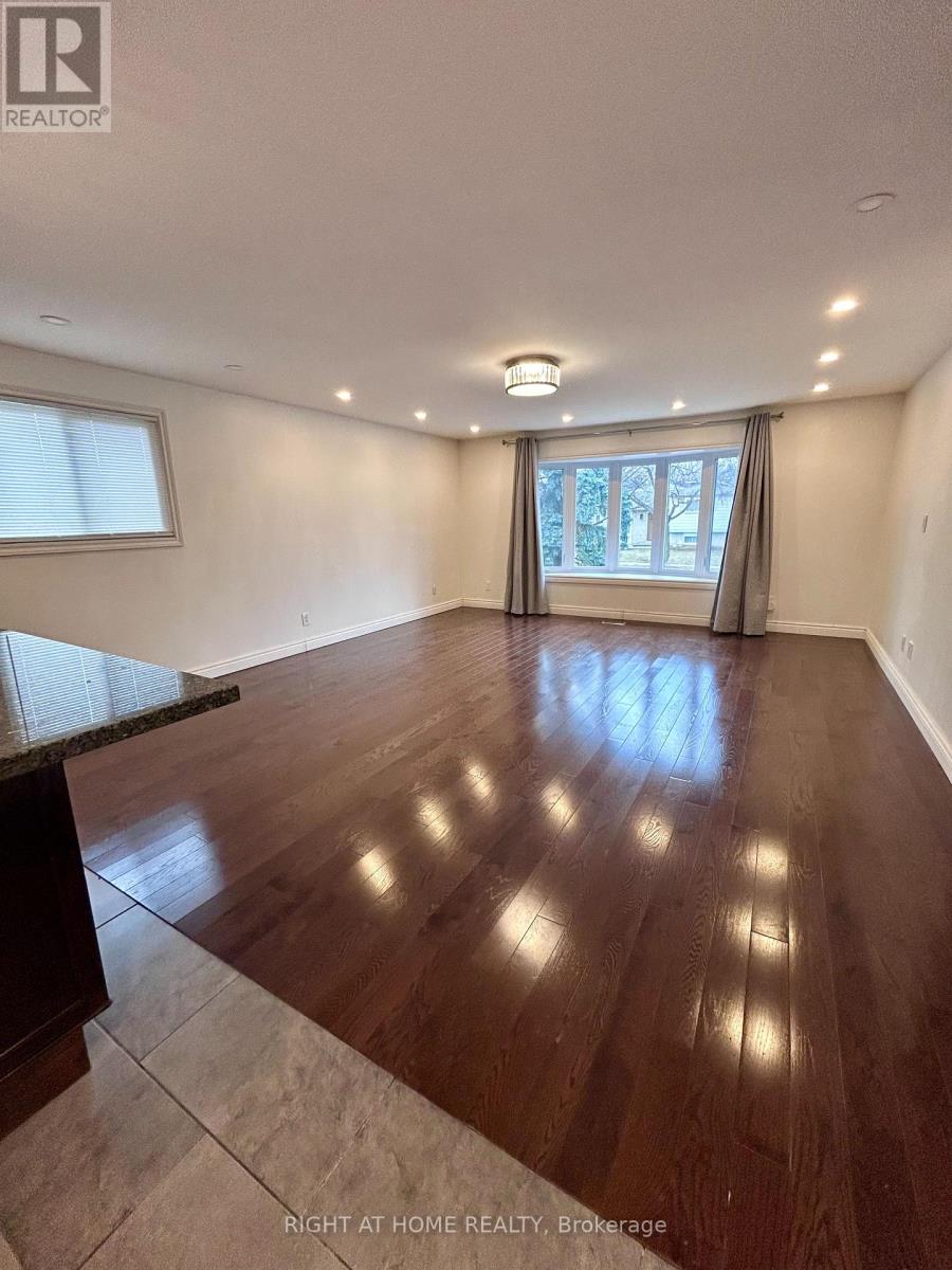 3212 Palmer Drive, Burlington, Ontario  L7M 1L8 - Photo 5 - W12926526