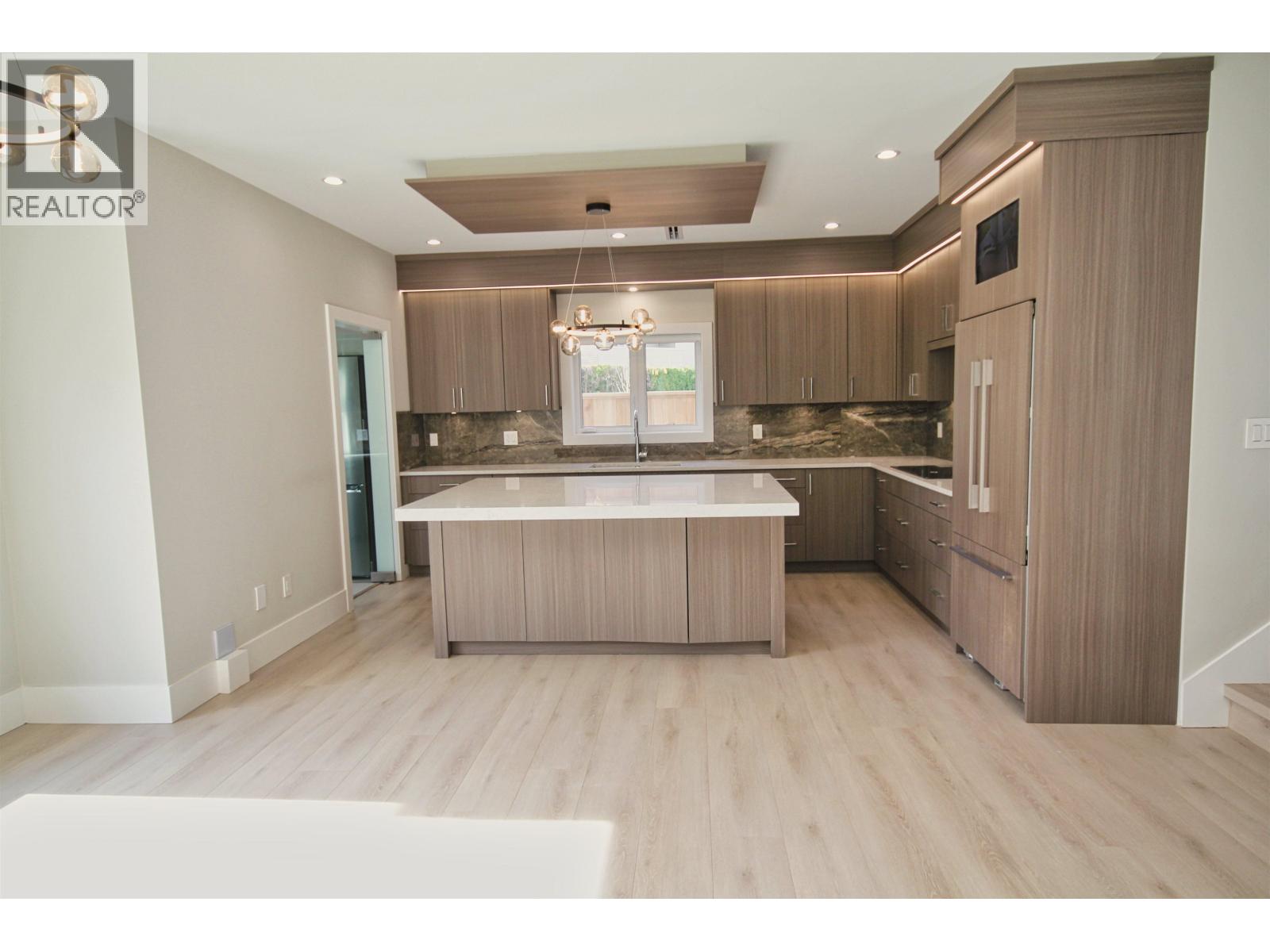 11911 Dunavon Place, Richmond, British Columbia  V7E 3Y1 - Photo 6 - R3103162