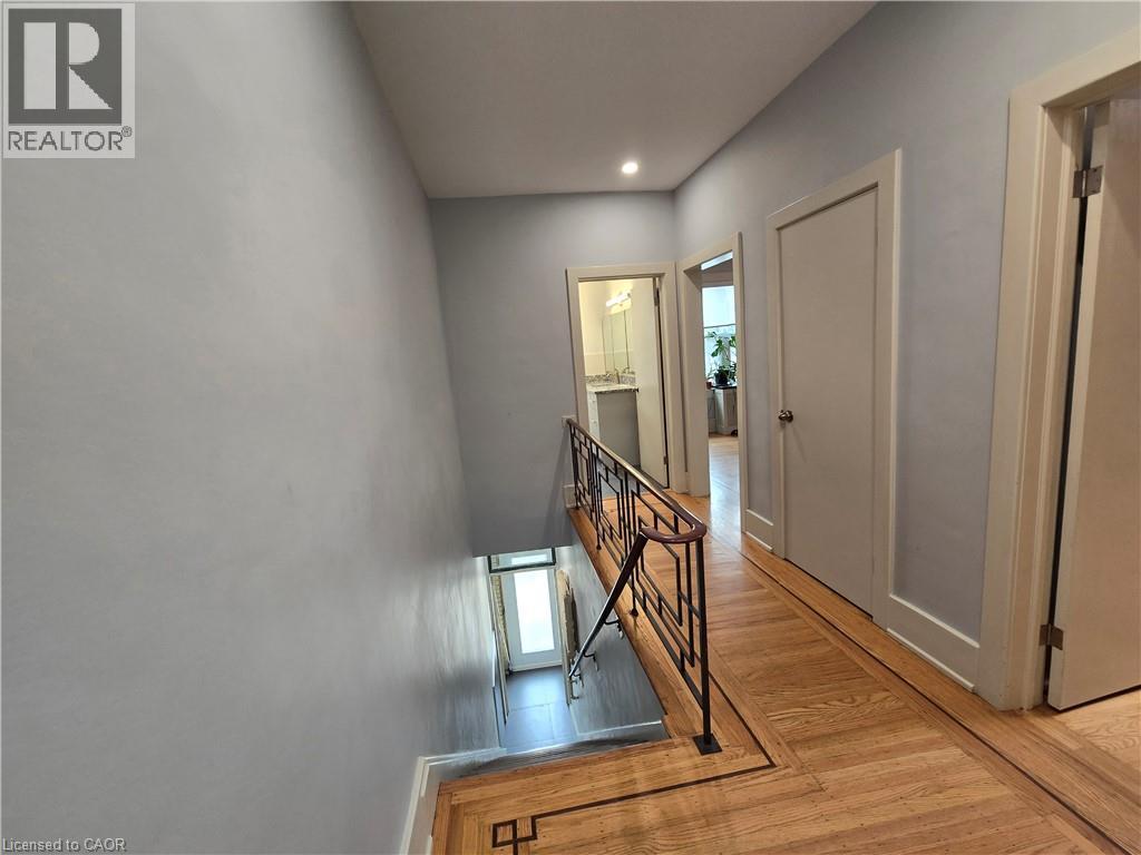 971.5 Main Street E, Hamilton, Ontario  L8M 1N2 - Photo 3 - 40814017