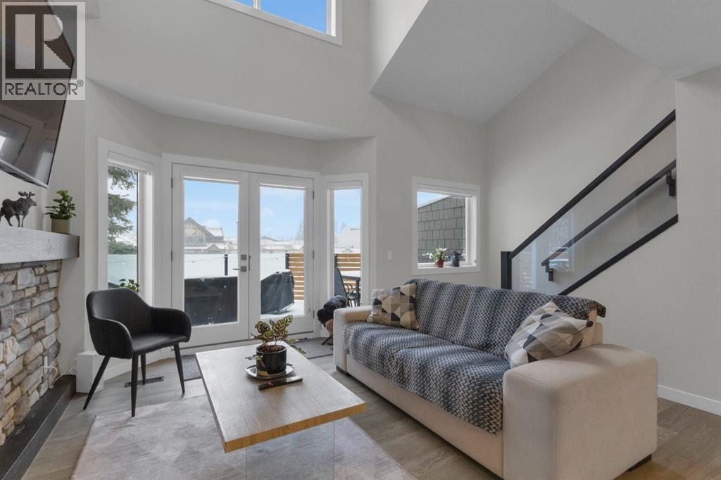 2, 729 7th, Canmore, Alberta  T1W 2C3 - Photo 3 - A2296760