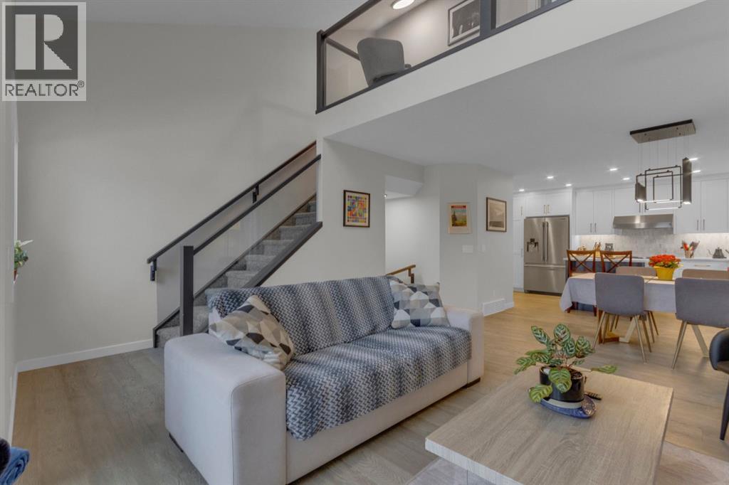 2, 729 7th, Canmore, Alberta  T1W 2C3 - Photo 4 - A2296760