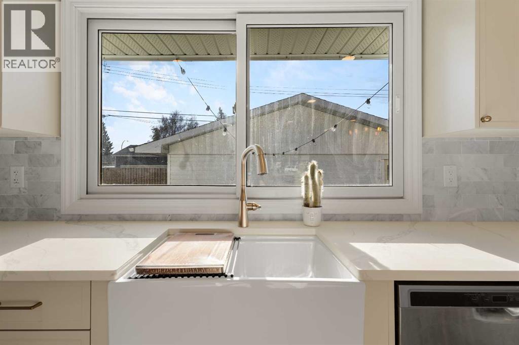 4812 Verona Drive Nw, Calgary, Alberta  T3A 0P4 - Photo 9 - A2290926