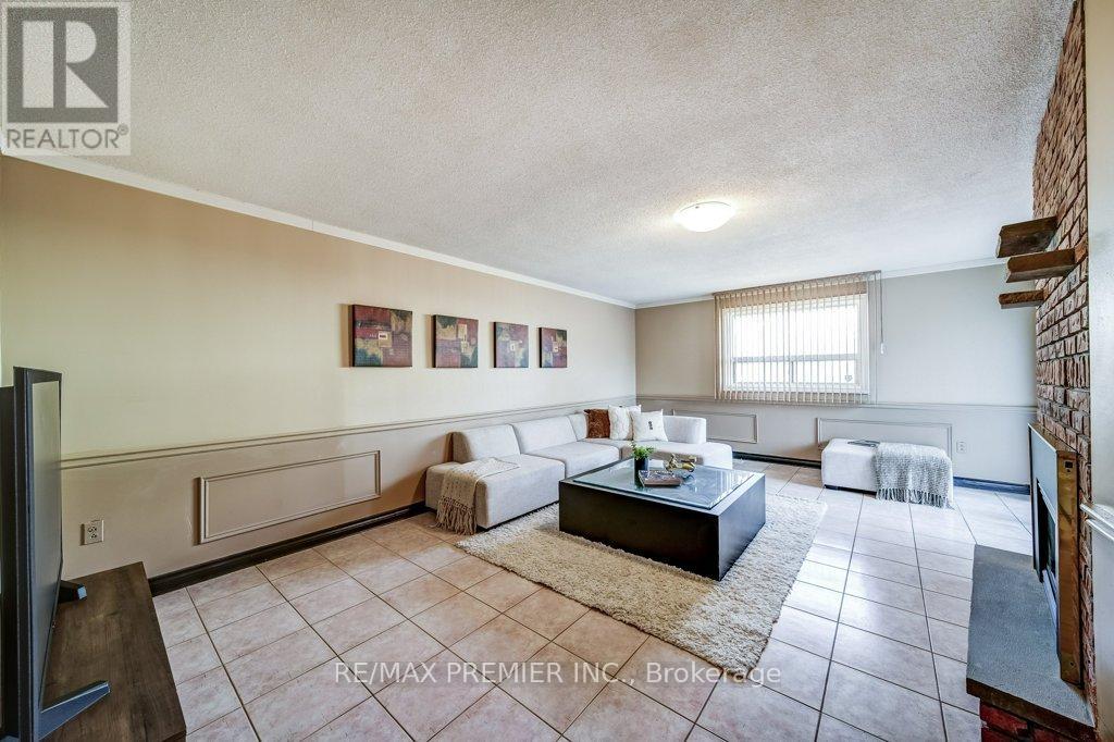 334 Rimilton Avenue, Toronto, Ontario  M8W 2E4 - Photo 17 - W12926282