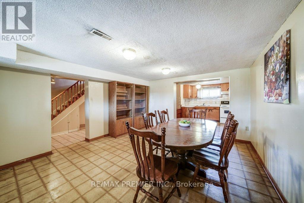 334 Rimilton Avenue, Toronto, Ontario  M8W 2E4 - Photo 31 - W12926282