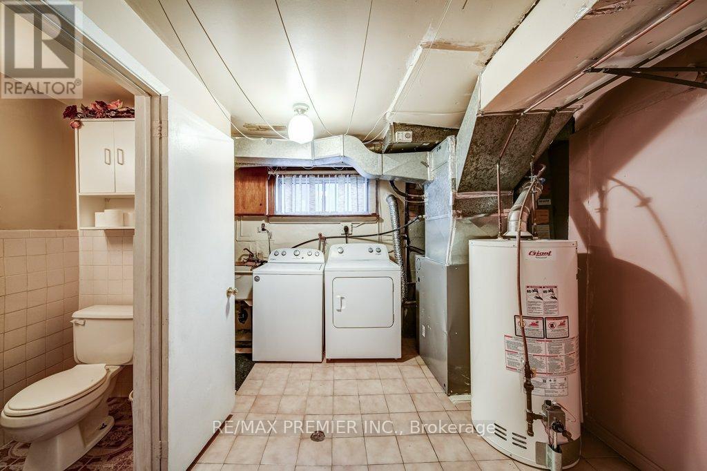 334 Rimilton Avenue, Toronto, Ontario  M8W 2E4 - Photo 33 - W12926282