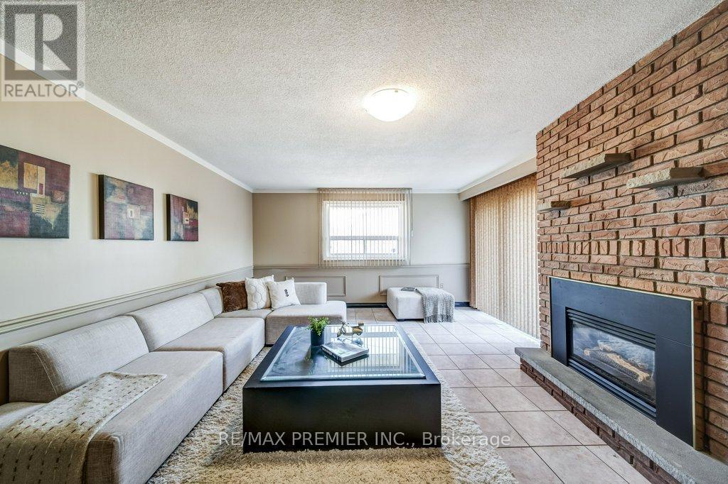 334 Rimilton Avenue, Toronto, Ontario  M8W 2E4 - Photo 18 - W12926282