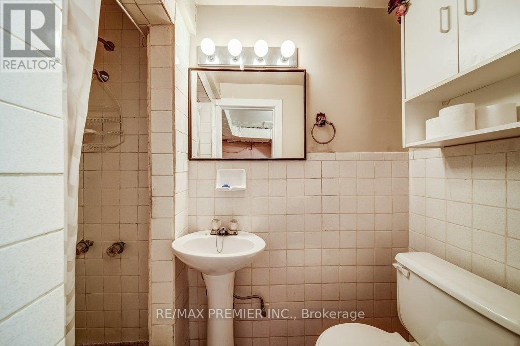334 Rimilton Avenue, Toronto, Ontario  M8W 2E4 - Photo 34 - W12926282