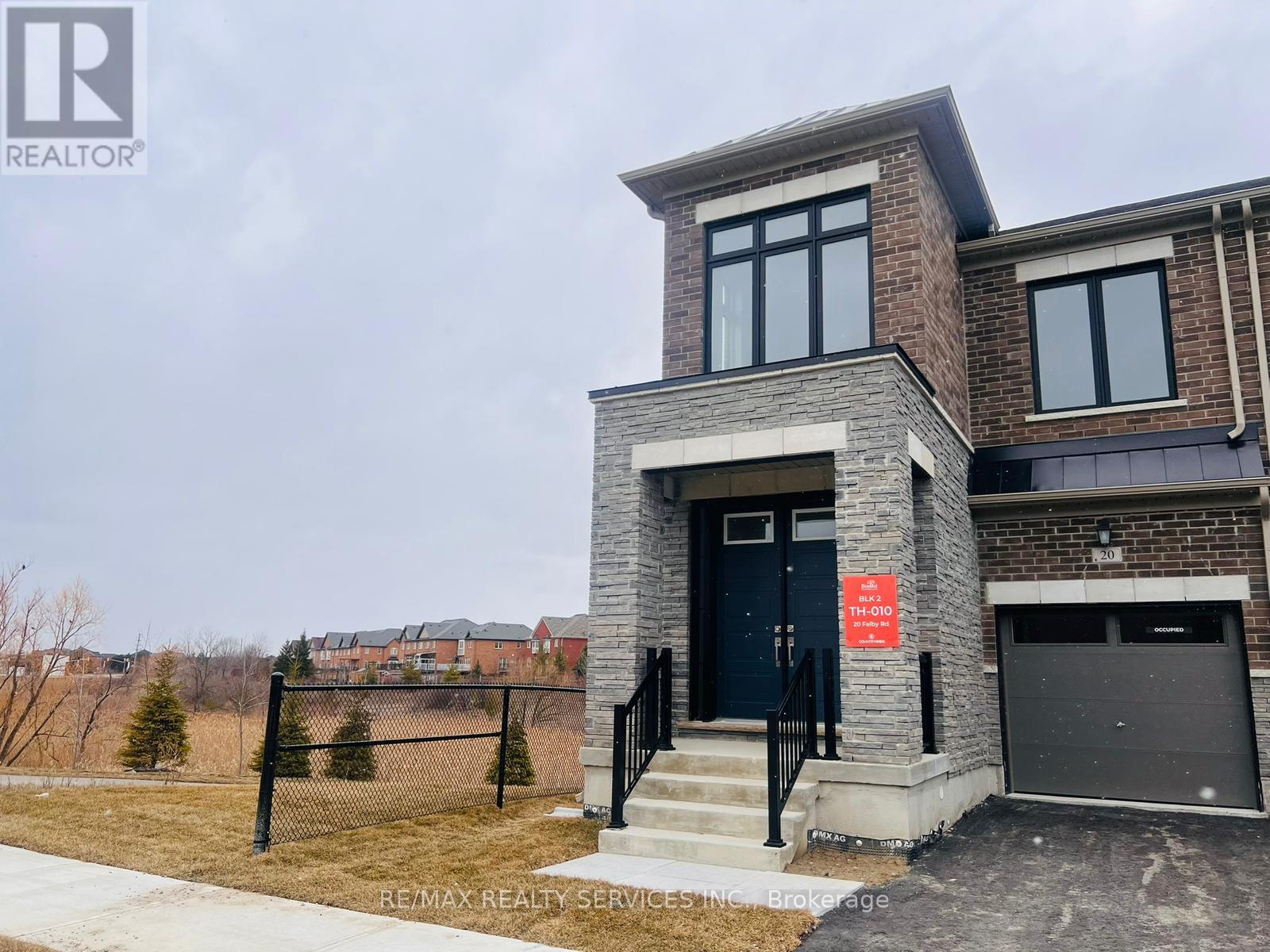 20 Falby Road, Brampton, Ontario  L6P 4S1 - Photo 3 - W12926366