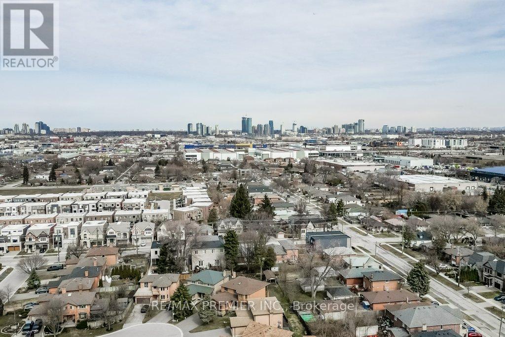 334 Rimilton Avenue, Toronto, Ontario  M8W 2E4 - Photo 45 - W12926282