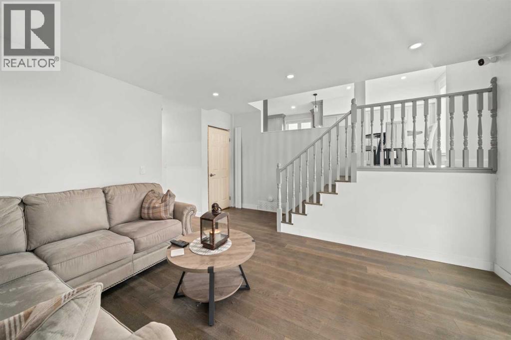 51 Hunters Crescent, Okotoks, Alberta  T1S 1M2 - Photo 16 - A2282300