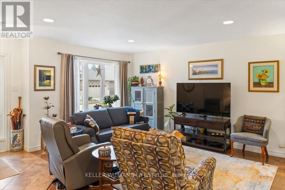 26 - 295 Mogg Street, Strathroy-Caradoc, Ontario  N7G 0C6 - Photo 8 - X12926616