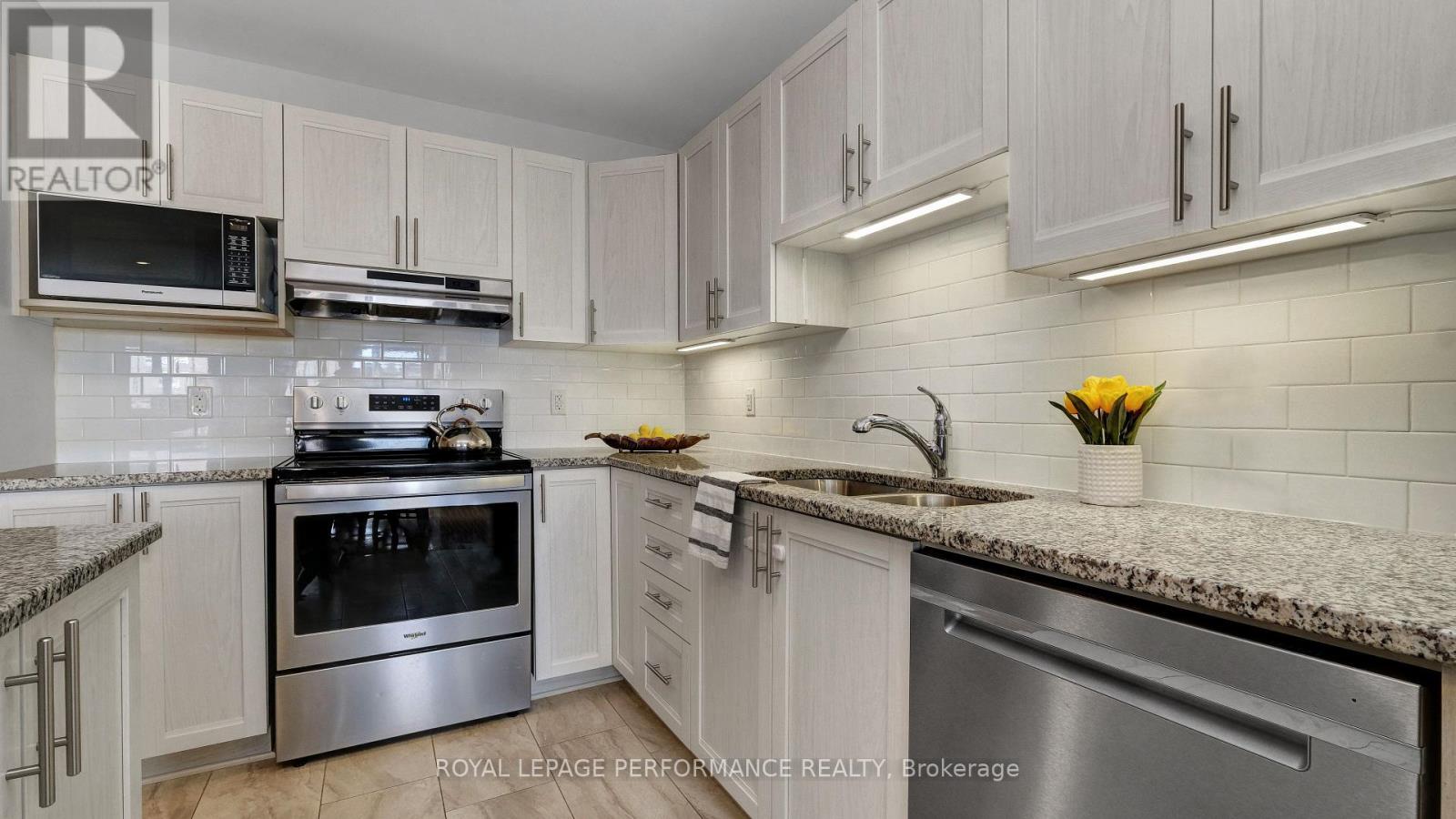 313 Twilight Avenue, Russell, Ontario  K4R 0E3 - Photo 15 - X12926596