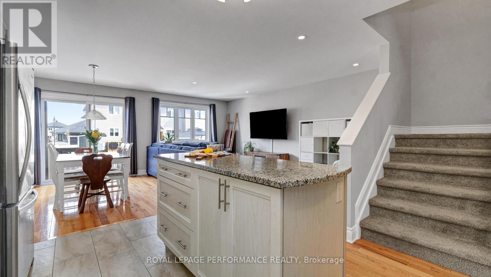 313 Twilight Avenue, Russell, Ontario  K4R 0E3 - Photo 17 - X12926596