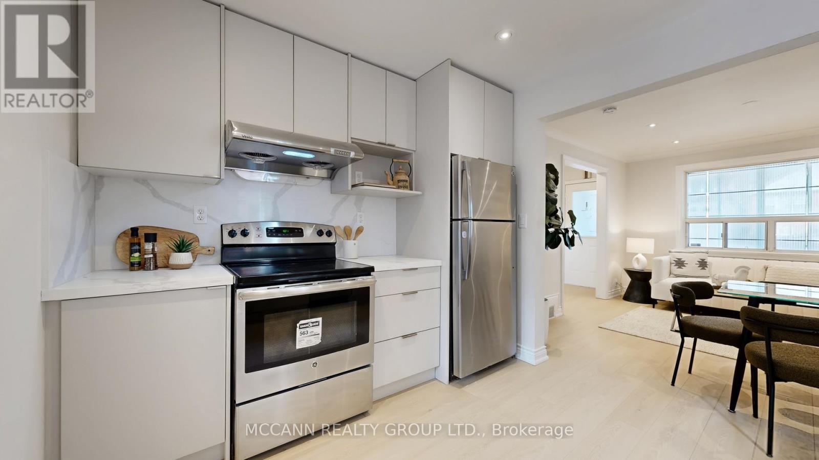 496 Northcliffe Boulevard N, Toronto, Ontario  M6E 3L5 - Photo 12 - C12926536