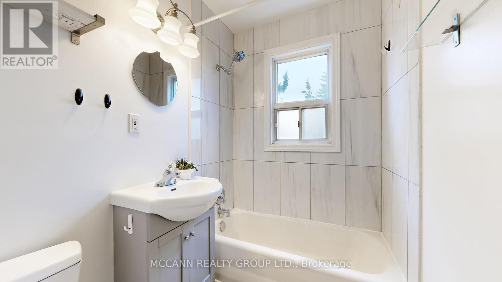 496 Northcliffe Boulevard N, Toronto, Ontario  M6E 3L5 - Photo 17 - C12926536