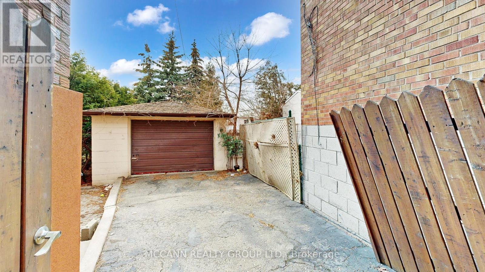 496 Northcliffe Boulevard N, Toronto, Ontario  M6E 3L5 - Photo 39 - C12926536