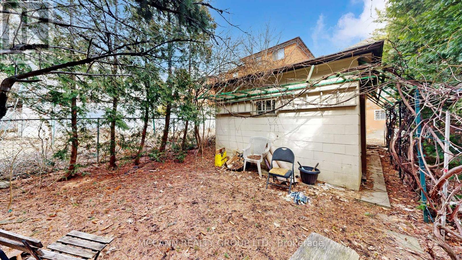 496 Northcliffe Boulevard N, Toronto, Ontario  M6E 3L5 - Photo 41 - C12926536