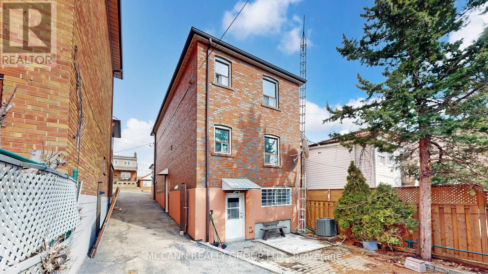 496 Northcliffe Boulevard N, Toronto, Ontario  M6E 3L5 - Photo 42 - C12926536