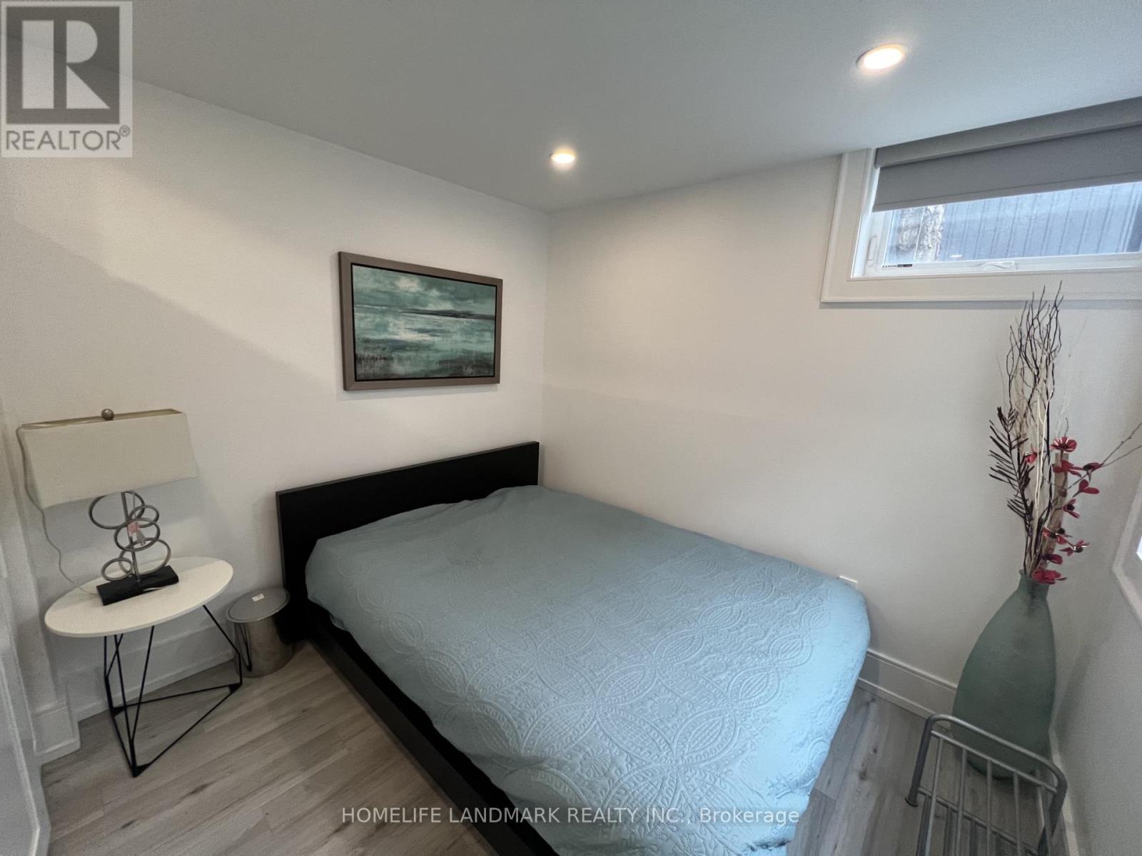 Lower - 17 Hocken Avenue, Toronto, Ontario  M6G 2K1 - Photo 8 - C12926560