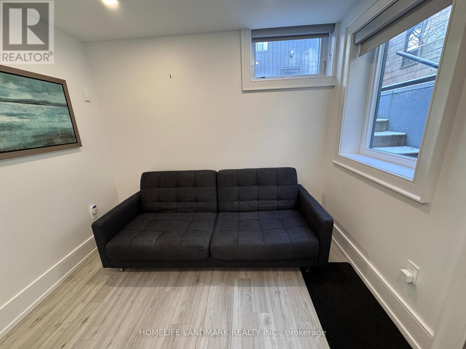 Lower - 17 Hocken Avenue, Toronto, Ontario  M6G 2K1 - Photo 9 - C12926560