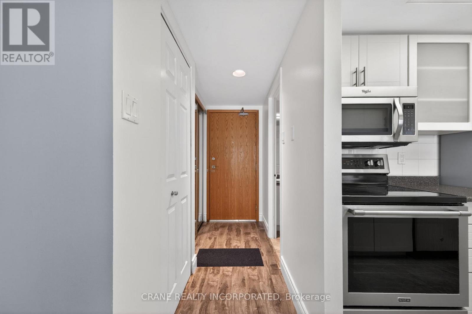 1605 - 77 Harbour Square, Toronto, Ontario  M5J 2S2 - Photo 11 - C12926572