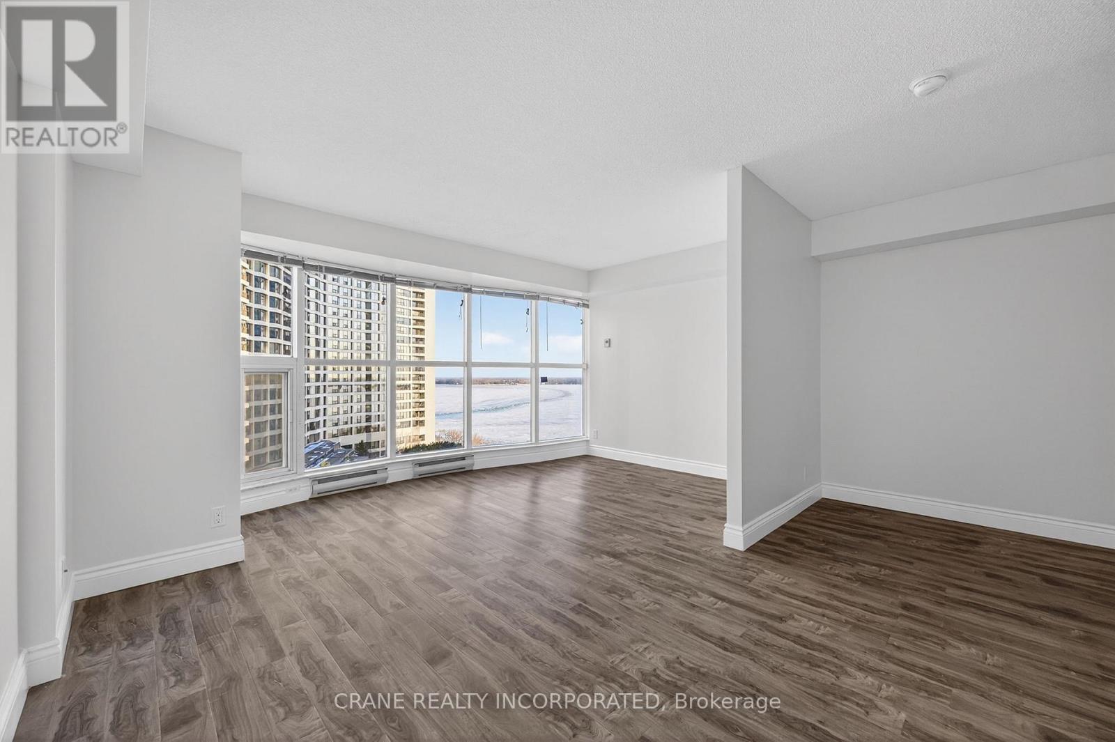 1605 - 77 Harbour Square, Toronto, Ontario  M5J 2S2 - Photo 5 - C12926572