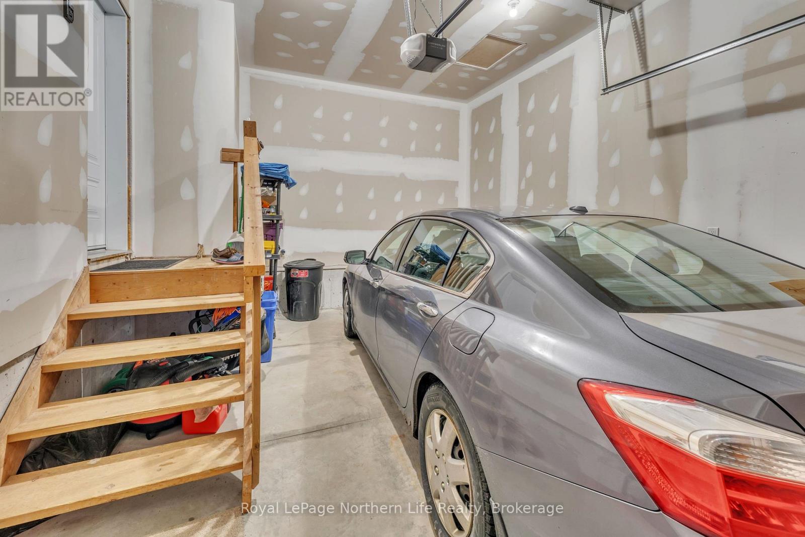 16 Silver Maple Lane, North Bay, Ontario  P1C 0B5 - Photo 37 - X12922910