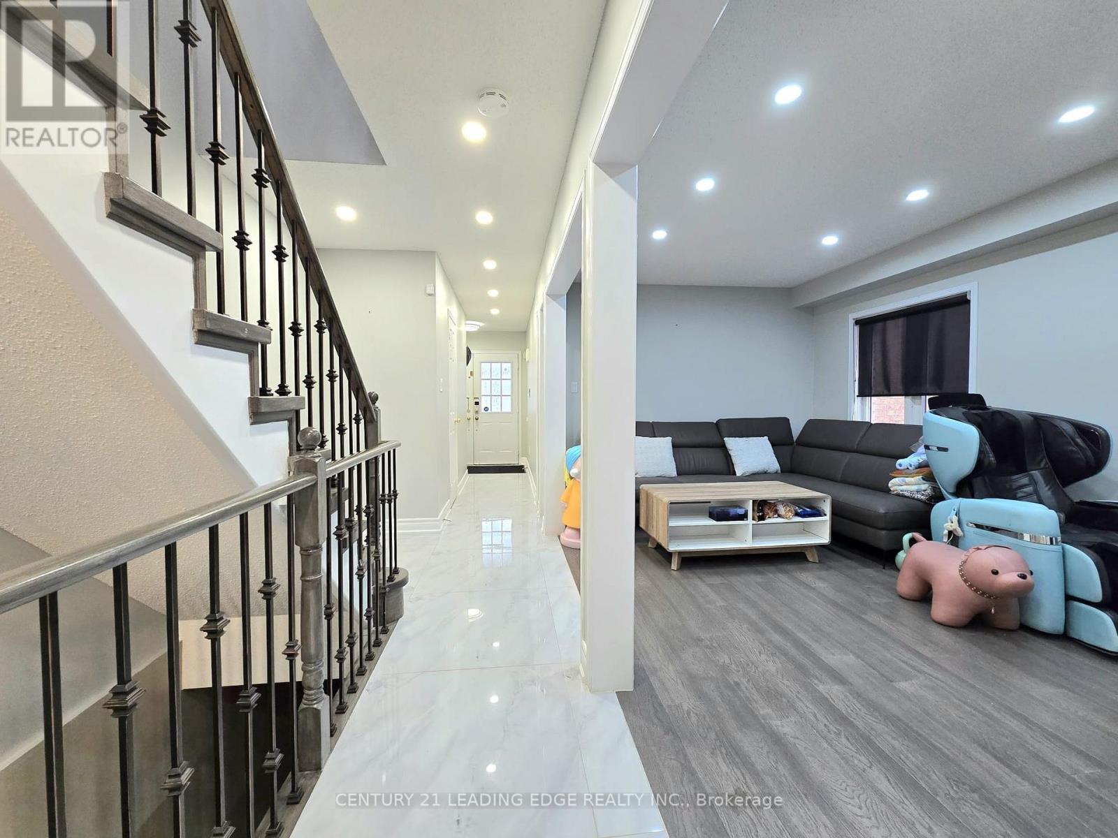 24 Guinevere Road, Markham, Ontario  L3S 4S9 - Photo 10 - N12926546