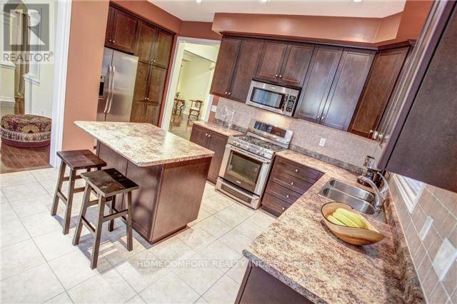 89 Coral Acres Drive, Vaughan, Ontario  L6A 4K8 - Photo 5 - N12926552