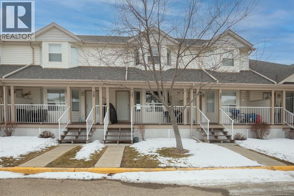 37, 33 Donlevy Avenue, Red Deer, Alberta  T4R 3B6 - Photo 1 - A2295885