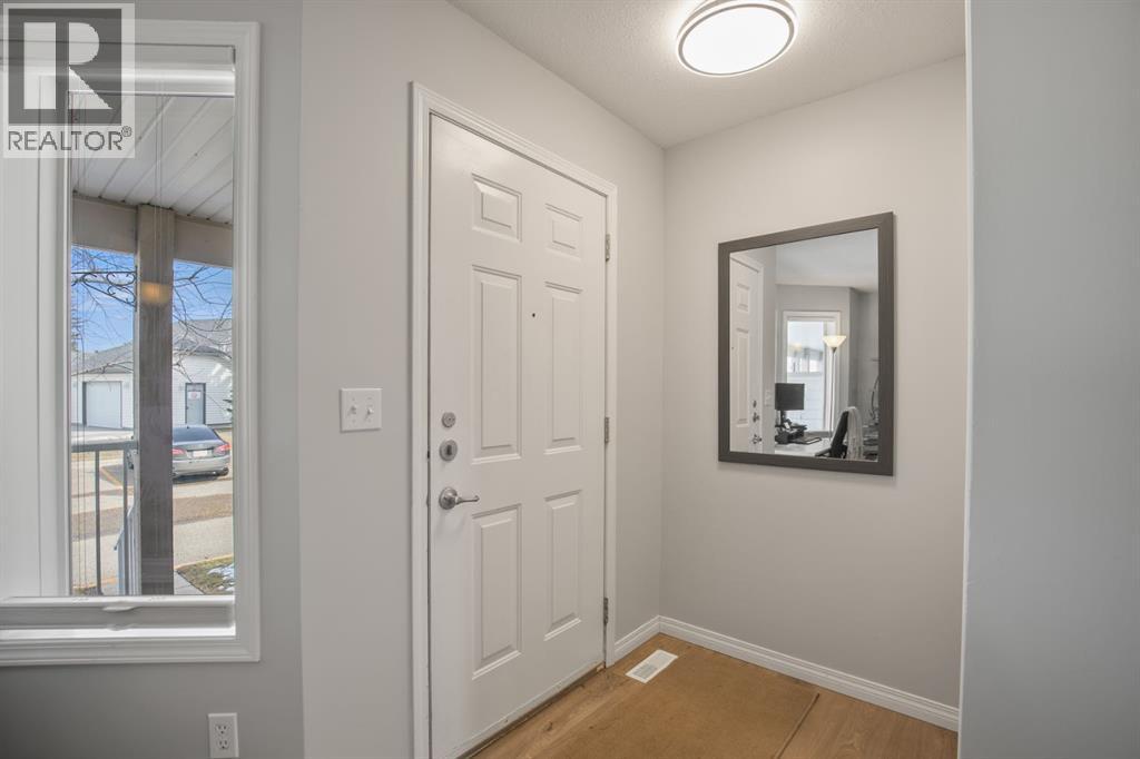 37, 33 Donlevy Avenue, Red Deer, Alberta  T4R 3B6 - Photo 2 - A2295885