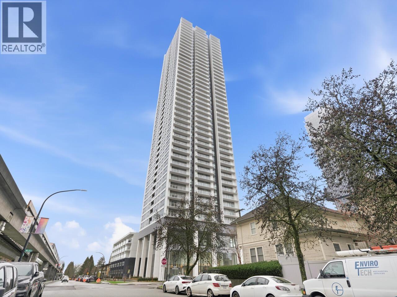 501 6087 WILSON AVENUE, Burnaby, British Columbia