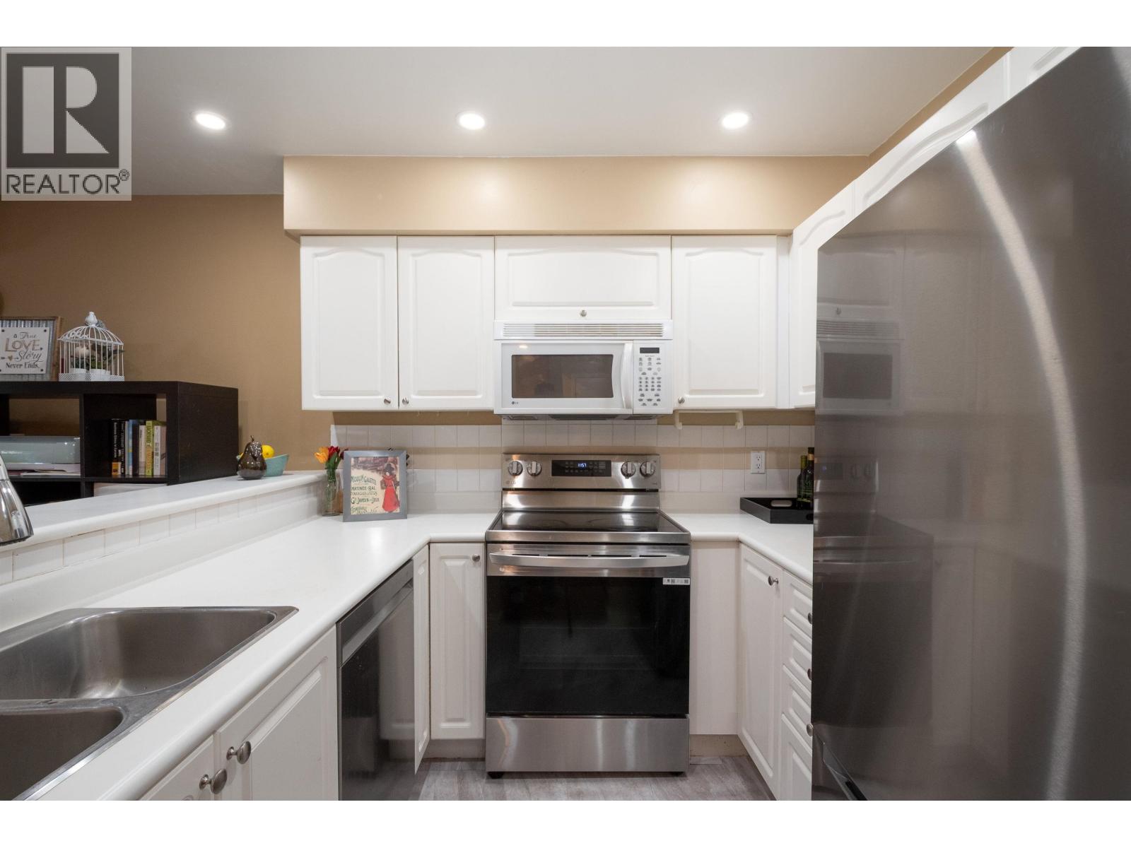 20 65 Foxwood Drive, Port Moody, British Columbia  V3H 4Z5 - Photo 3 - R3102553