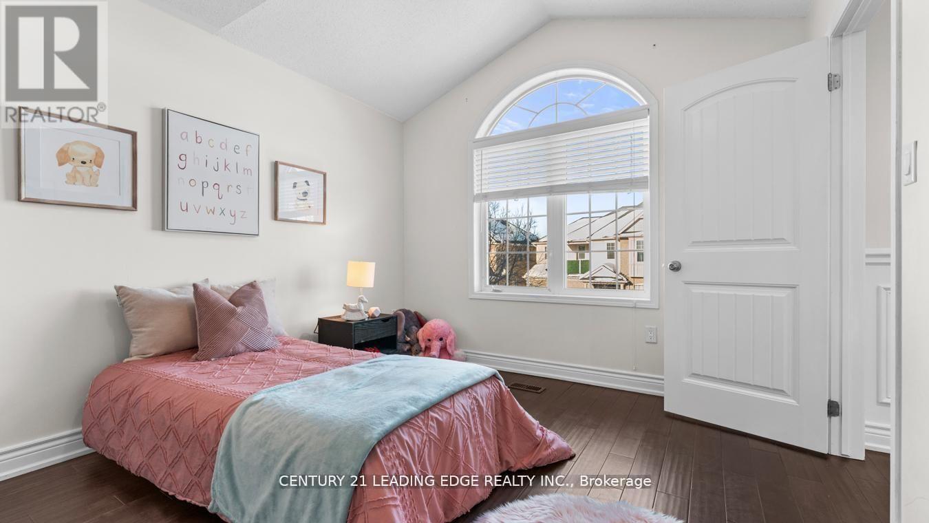 657 Brothers Crescent, Milton, Ontario  L9T 0A6 - Photo 36 - W12926550