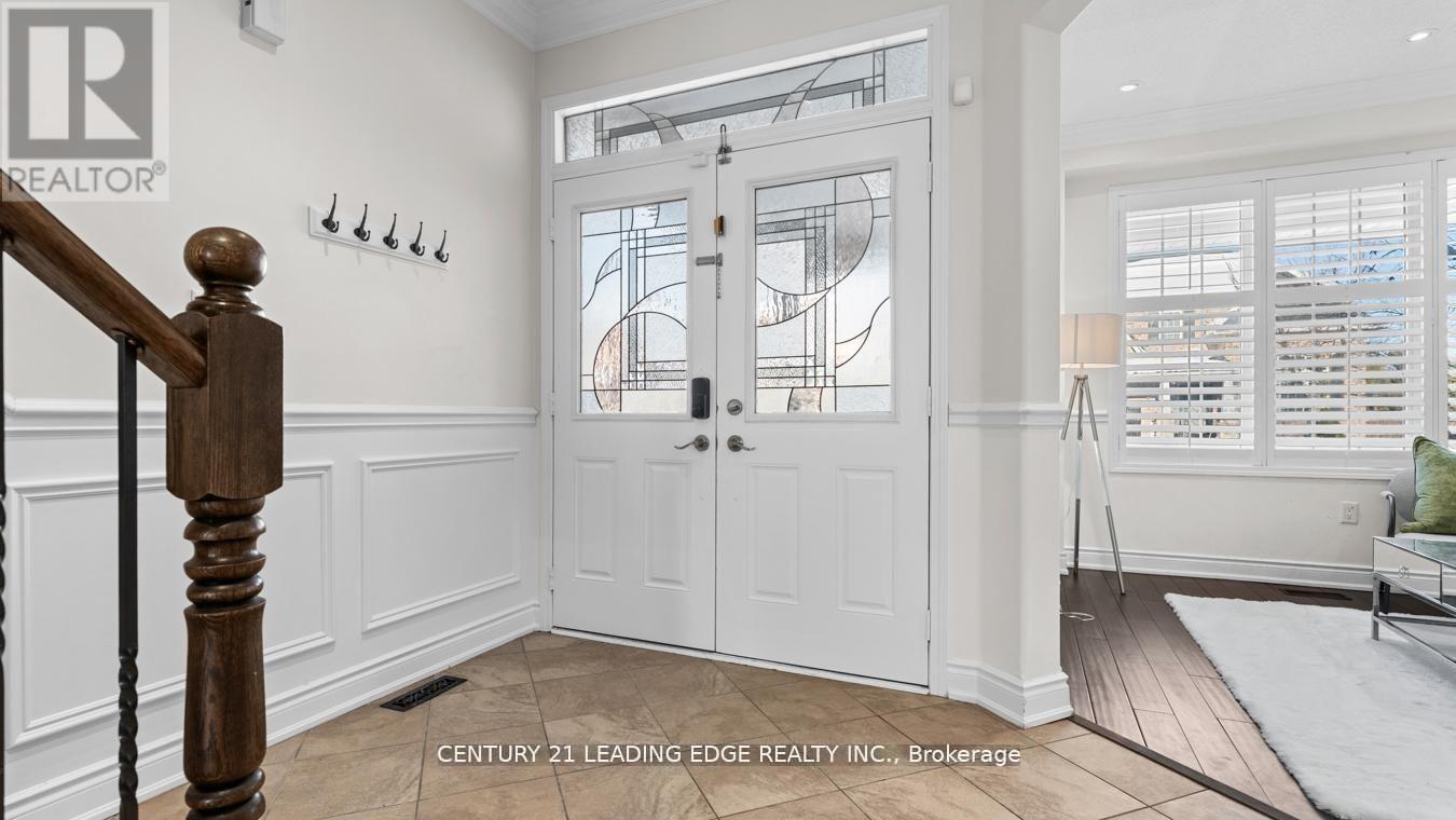 657 Brothers Crescent, Milton, Ontario  L9T 0A6 - Photo 4 - W12926550