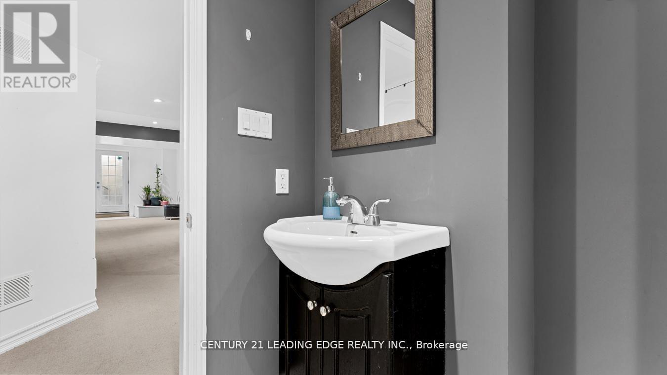 657 Brothers Crescent, Milton, Ontario  L9T 0A6 - Photo 45 - W12926550